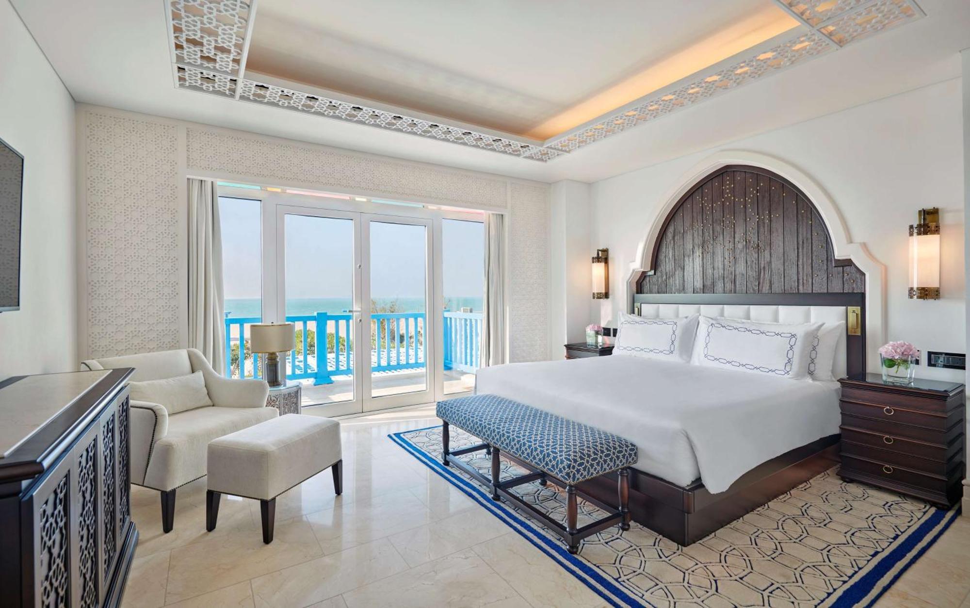 Hilton Salwa Beach Resort And Villas Abu Samra Exterior photo Deluxe Room