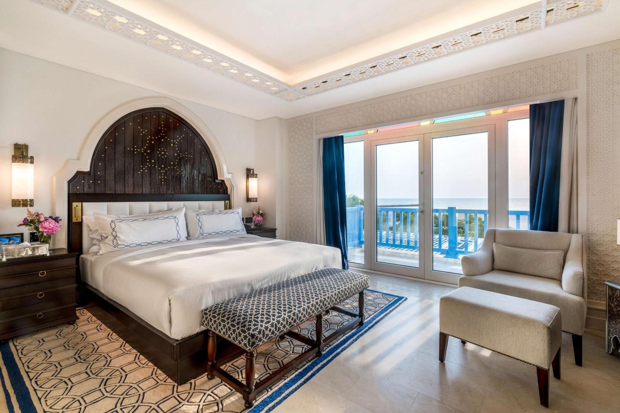 Hilton Salwa Beach Resort And Villas Abu Samra Exterior photo Deluxe Room