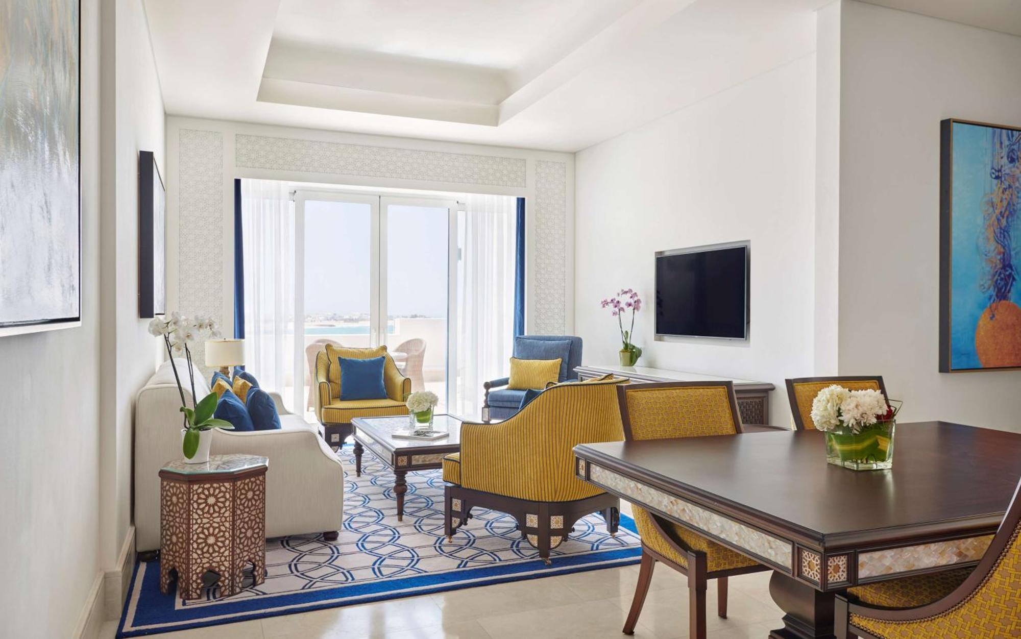 Hilton Salwa Beach Resort And Villas Abu Samra Exterior photo Living room
